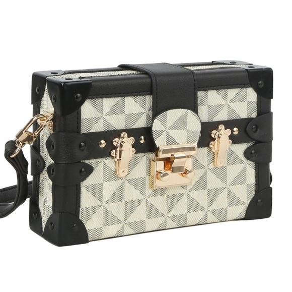 Boxy Crossbody Bag - Picture 4 of 4